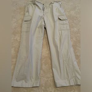 Men’s L.L. Bean Cargo Pants Natural Fit with side pockets 38x29